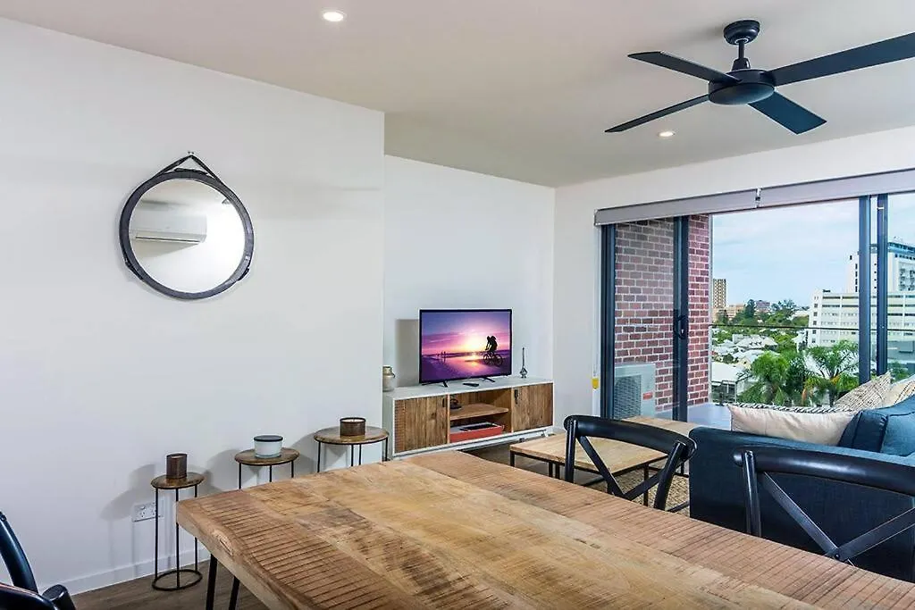 Slick 1 Bedroom + Carpark Apartment - Walk To City Brisbane